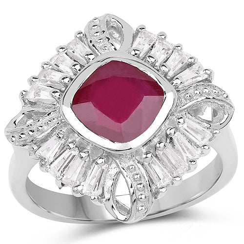 Anillo de Plata Esterlina con Rubí de 2.66 Quilates y Topacio Blanco Elegante