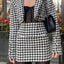 Conjunto de Blazer y Falda de Houndstooth con Estilo