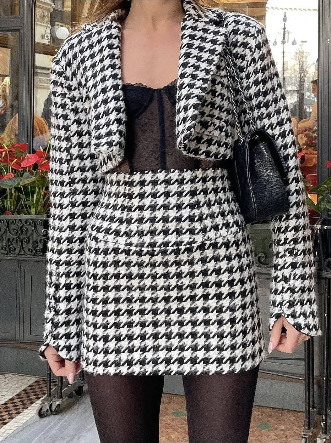 Conjunto de Blazer y Falda de Houndstooth con Estilo