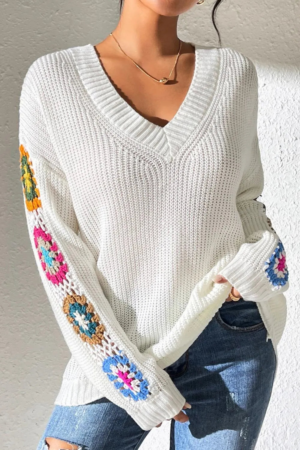 Suéter de V-Neck con Flores de Gancho a Mano en Color Mezclado