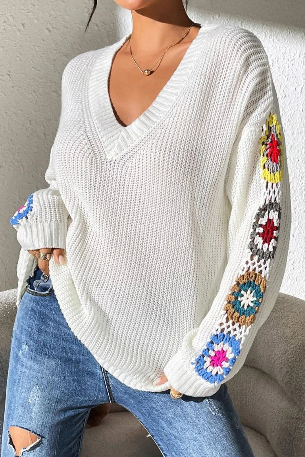 Suéter de V-Neck con Flores de Gancho a Mano en Color Mezclado