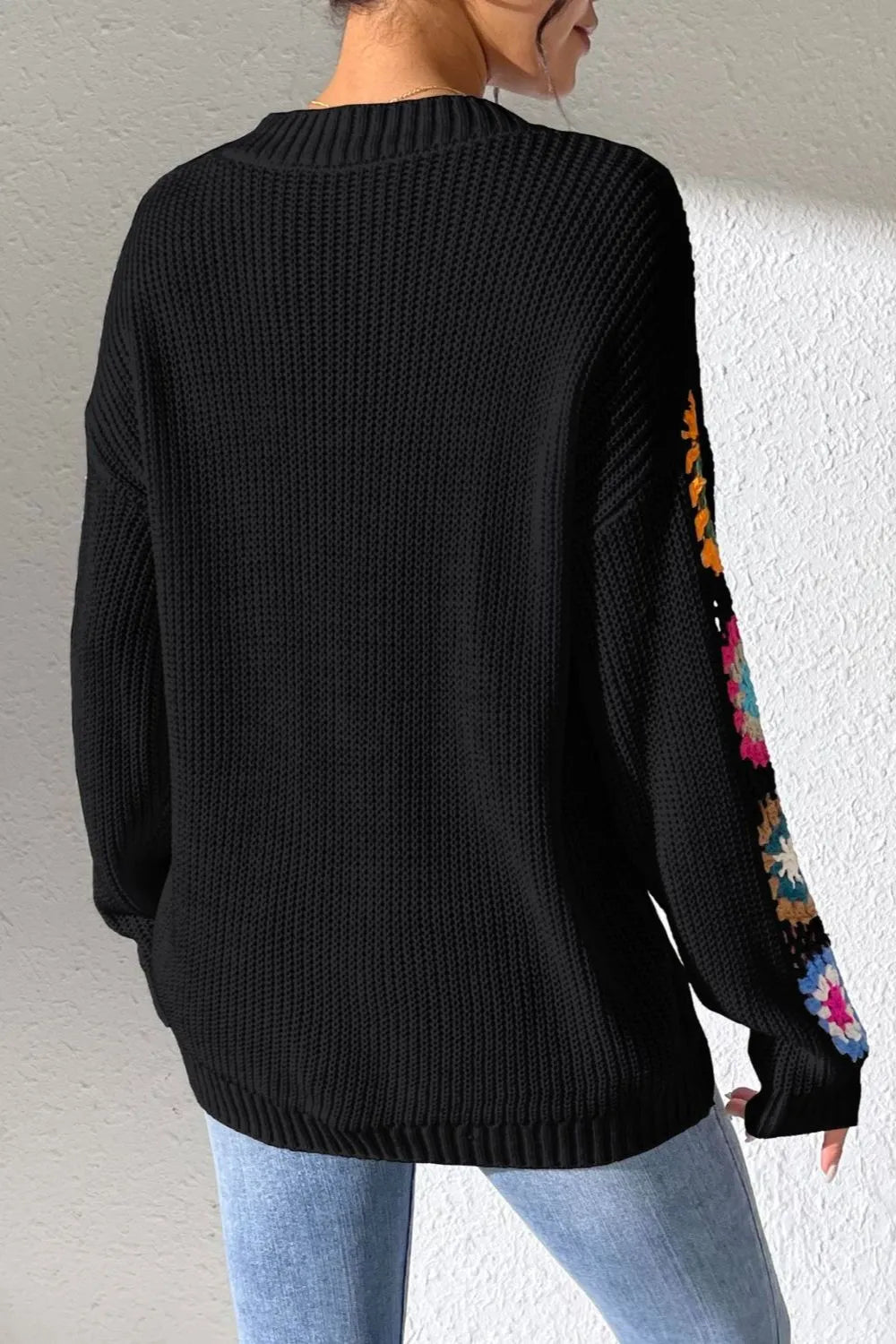 Suéter de V-Neck con Flores de Gancho a Mano en Color Mezclado