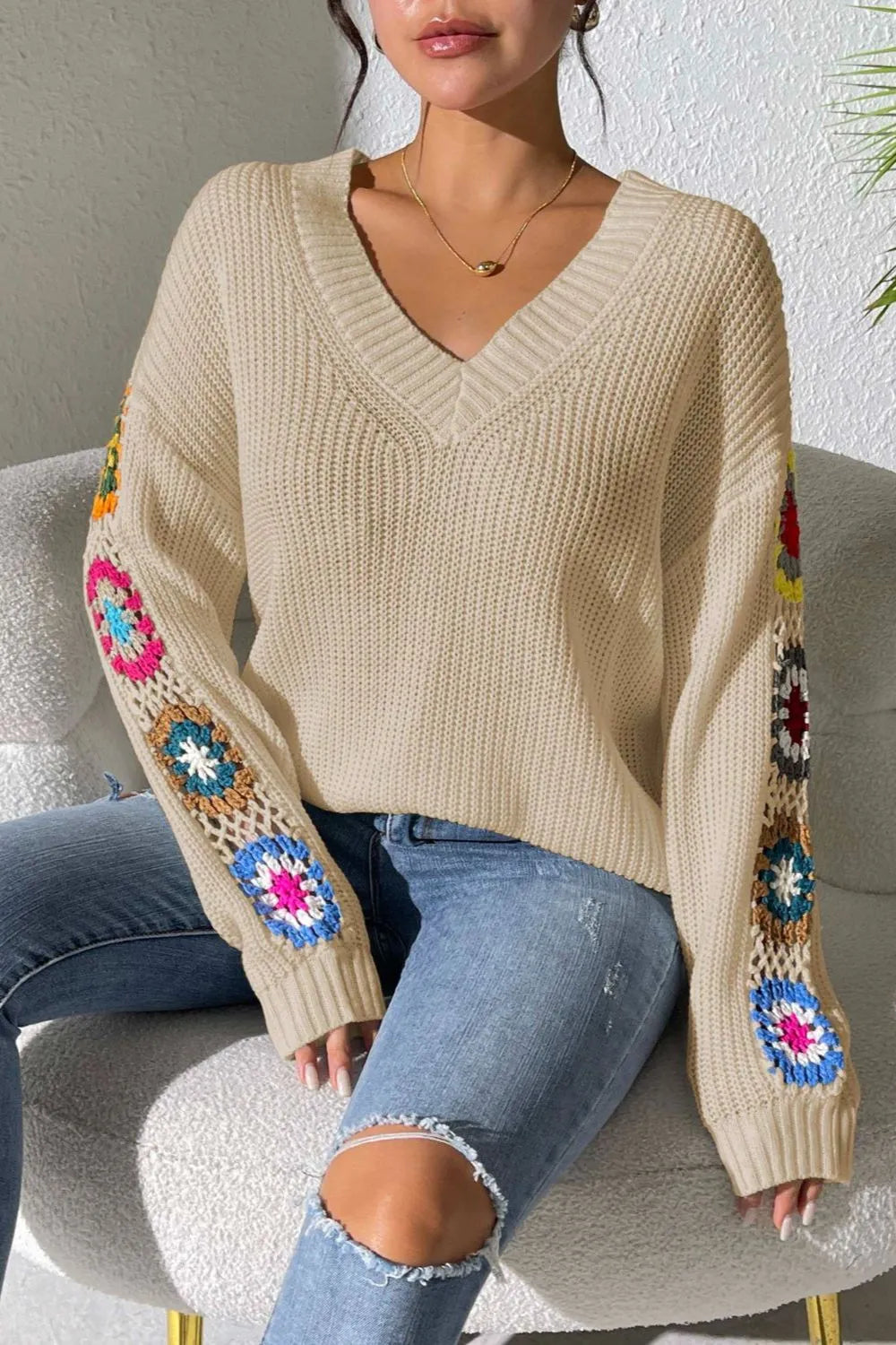 Suéter de V-Neck con Flores de Gancho a Mano en Color Mezclado