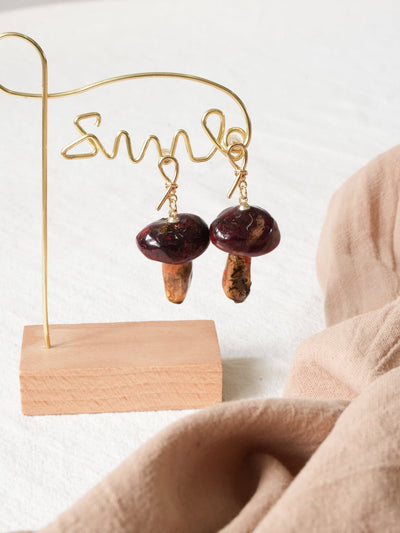 Boucles d'oreilles en champignon chanterelle doré - Bijoux botaniques faits à la main