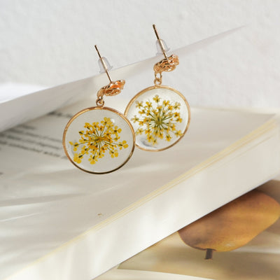 Boucles d'oreilles en dentelle jaune doré