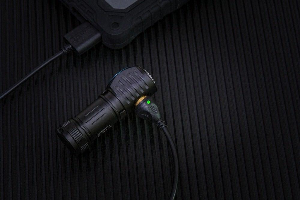 Linterna LED recargable de alto lumen - Magnética y resistente al agua