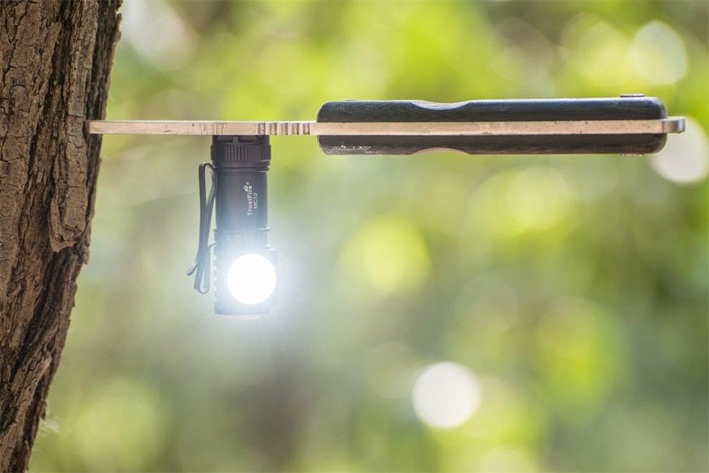 Linterna LED recargable de alto lumen - Magnética y resistente al agua