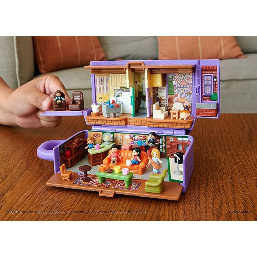 Polly Pocket Central Perk Compact Playset with 6 Dolls & 9 Accessories - Korvel
