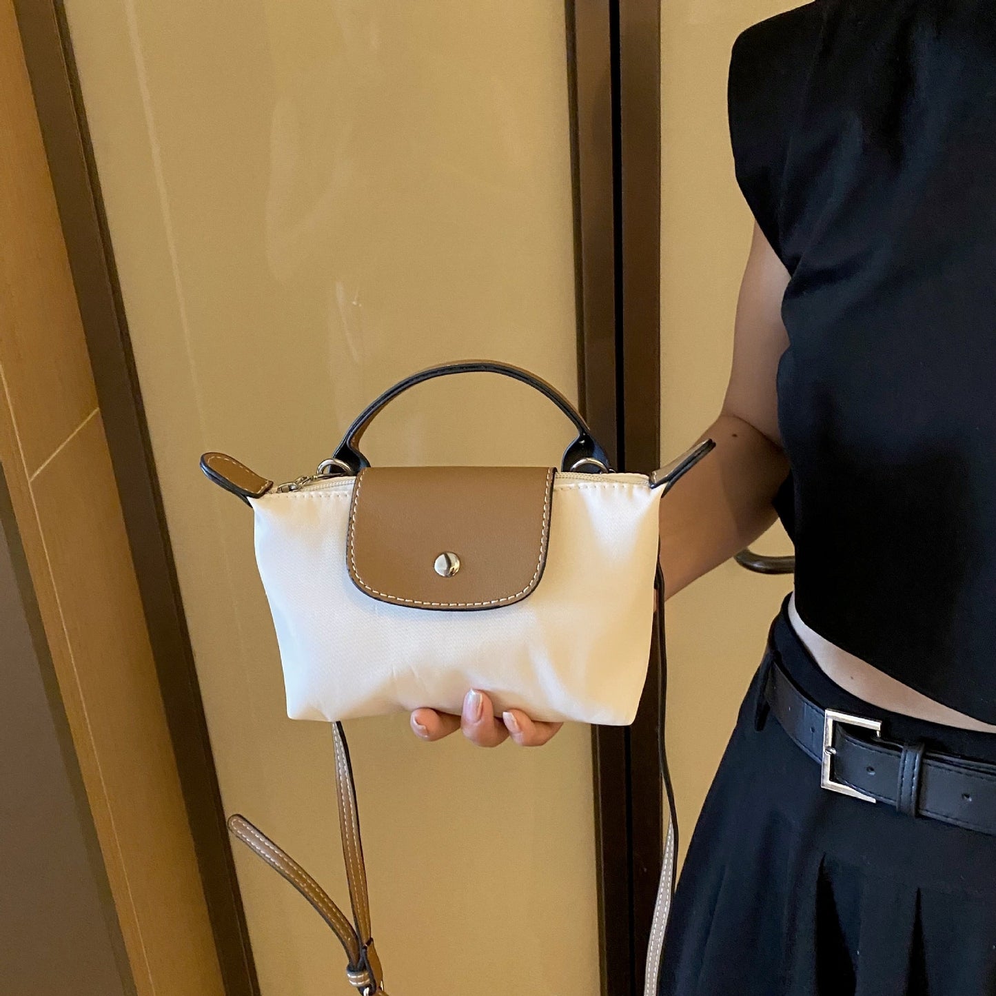 Retro fashion versatile women's bag, shoulder crossed, carrying high-end nylon dumpling bag - Korvel