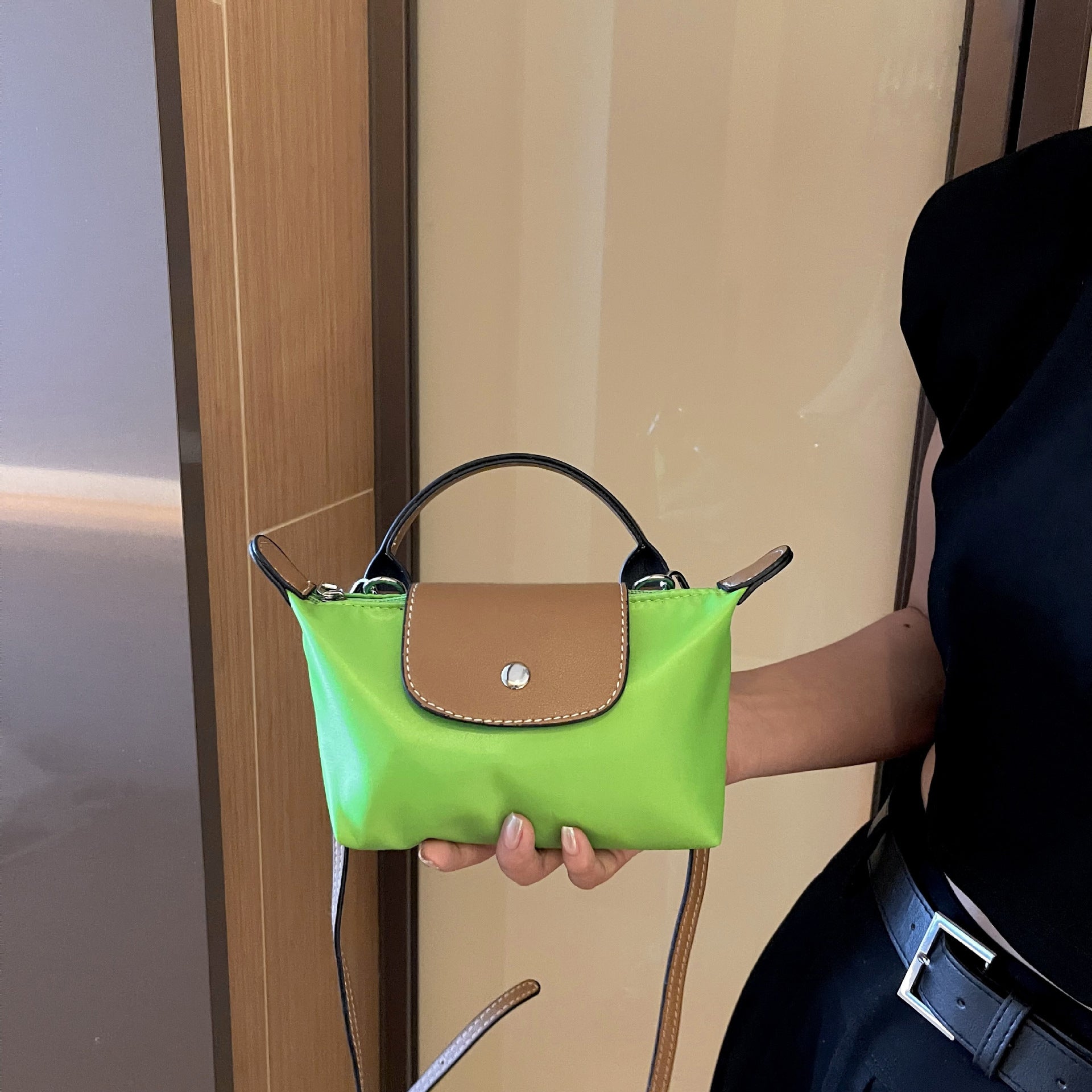 Retro fashion versatile women's bag, shoulder crossed, carrying high-end nylon dumpling bag - Korvel