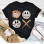 Camiseta de béisbol retro con cara sonriente