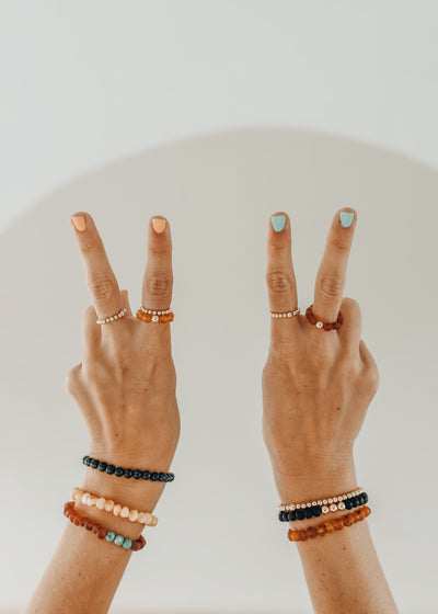 Bague extensible en perles en or 14 carats - Élégance empilable