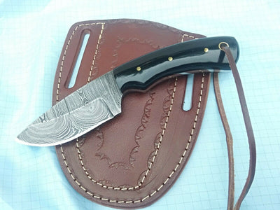 Artisan Crafted Damascus Steel Skinning Knife with Buffalo Horn Handle - Korvel