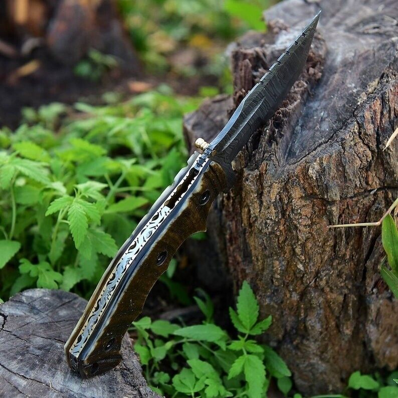 Artisan EDC Tracker Folding Knife - Exquisite Damascus Steel Design - Korvel