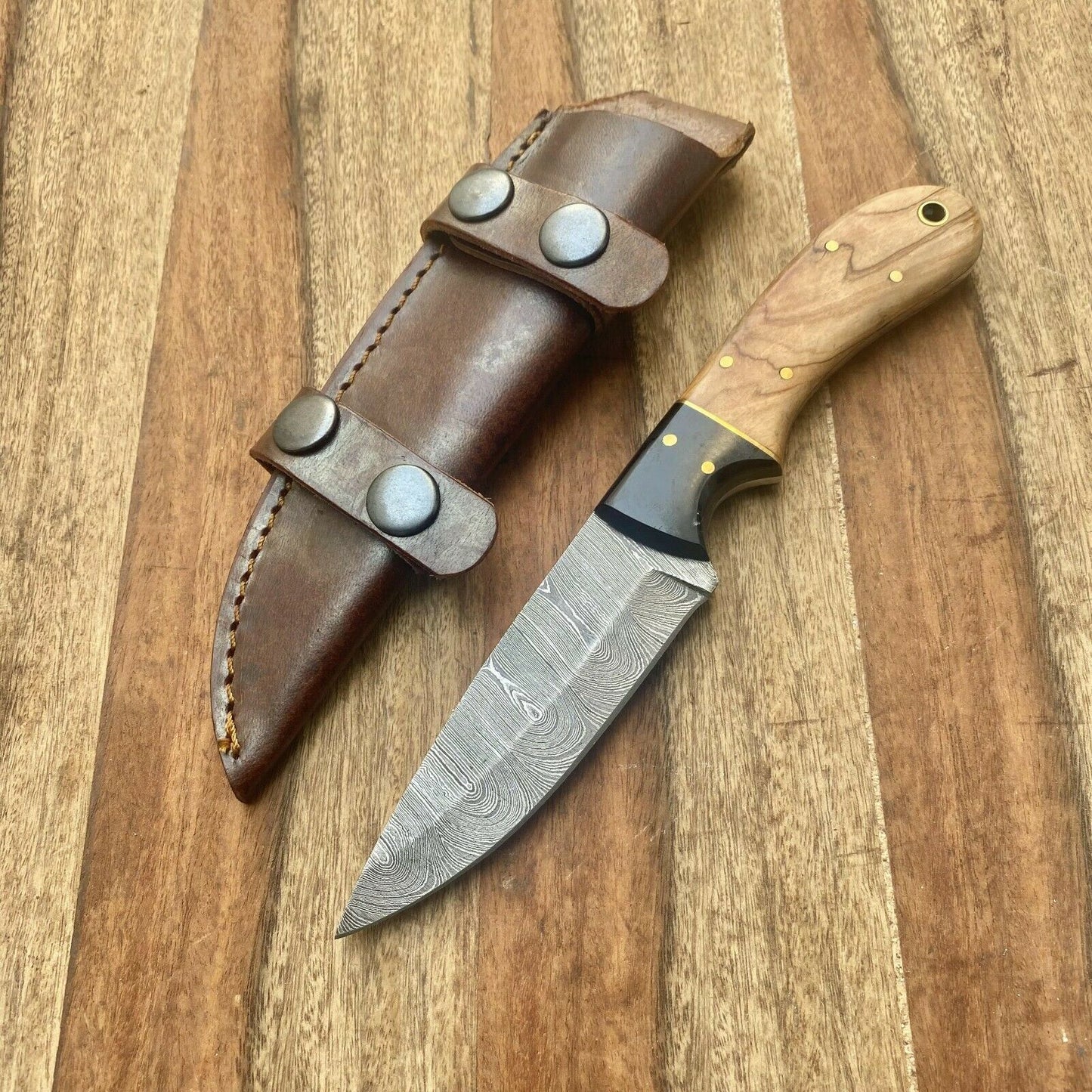 Premium Custom Damascus Steel Skinning Knife for Hunters - Korvel