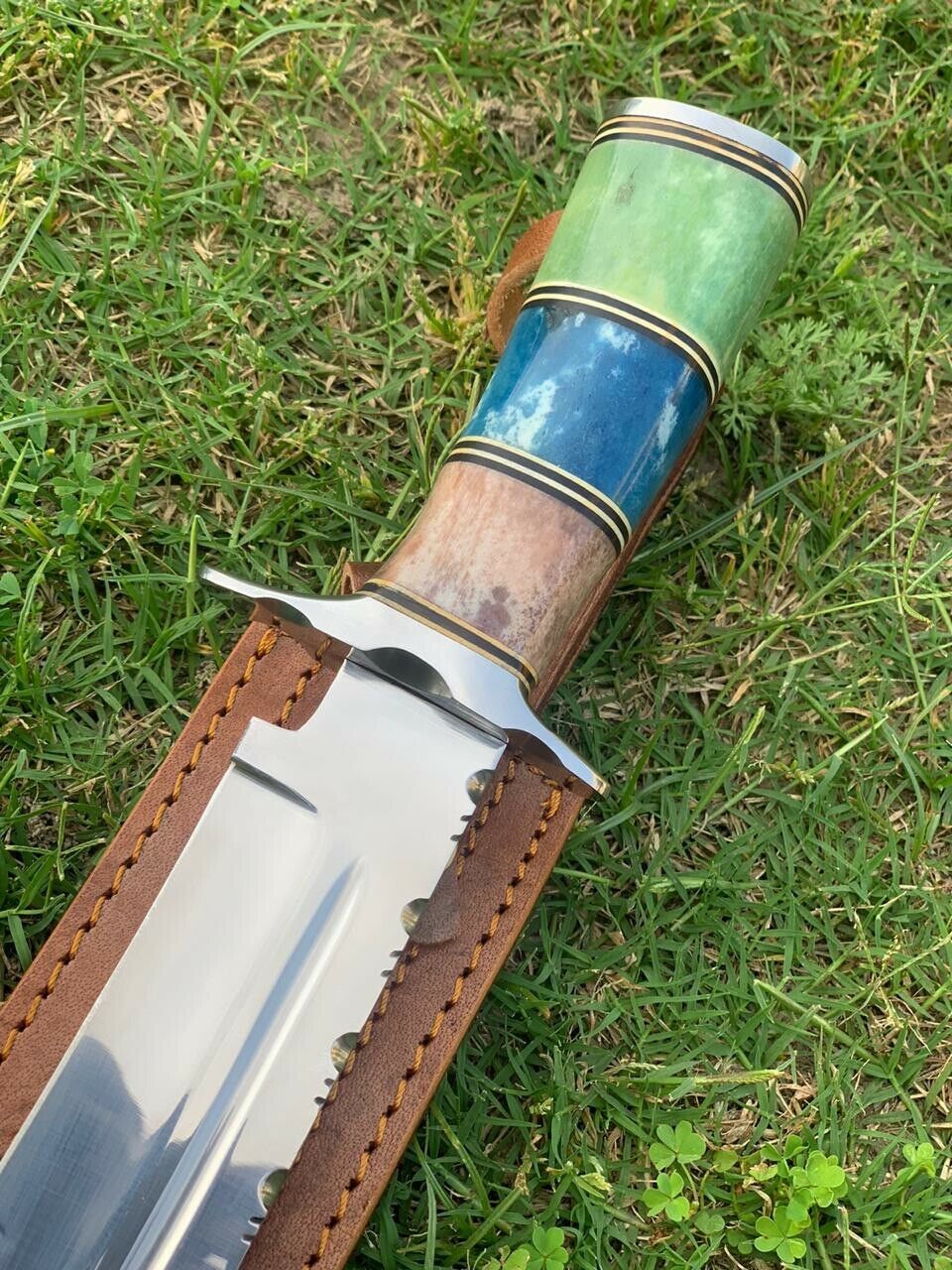 Premium Custom D2 Tool Steel Bowie Knife for Hunting Enthusiasts - Korvel