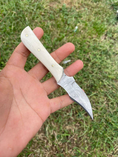 Artisan Crafted Damascus Steel Skinner Knife - Korvel