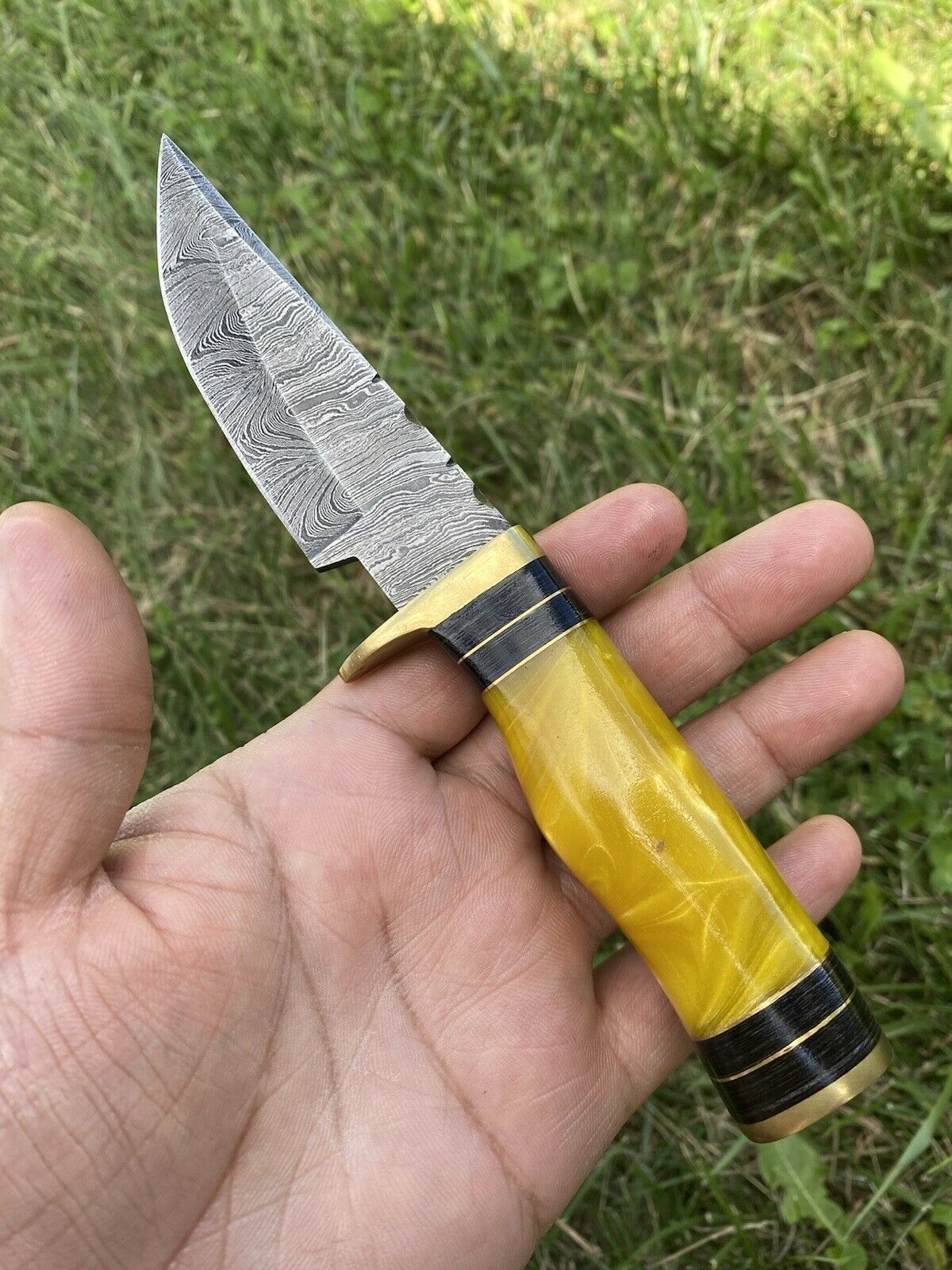 Artisan Crafted Damascus Steel Hunting Knife with Leather Sheath - Korvel