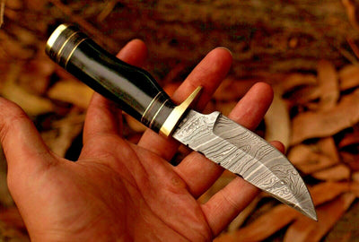 Artisan Crafted Damascus Steel Hunting Knife for Outdoor Adventures - Korvel
