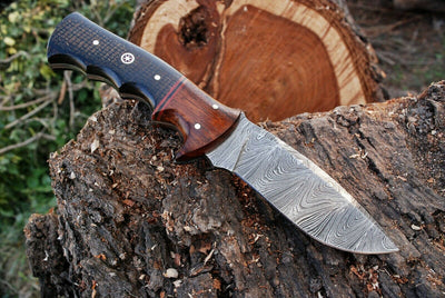 Artisan Crafted Damascus Steel Hunting Knife - Korvel