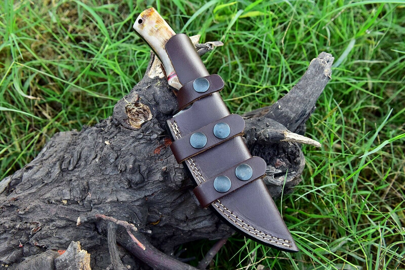 Artisan Crafted Damascus Steel Hunting Knife - Korvel