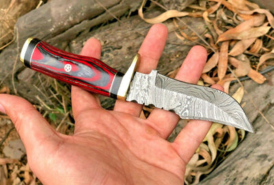 Premium Custom Damascus Steel Hunting Knife - Handcrafted Excellence - Korvel