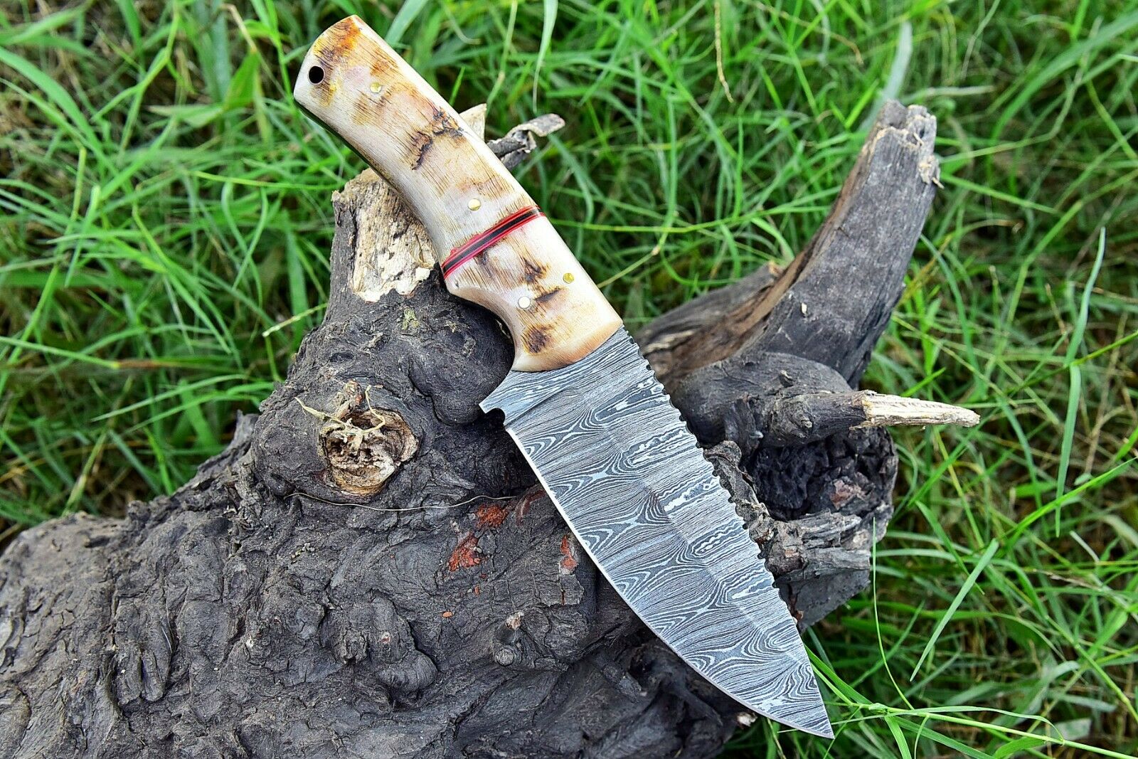 Artisan Crafted Damascus Steel Hunting Knife - Korvel