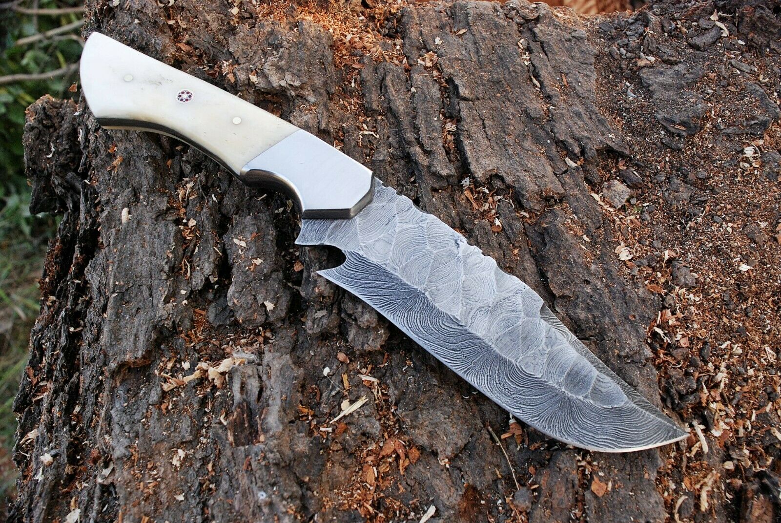 Artisan Crafted Damascus Steel Hunting Knife - Korvel