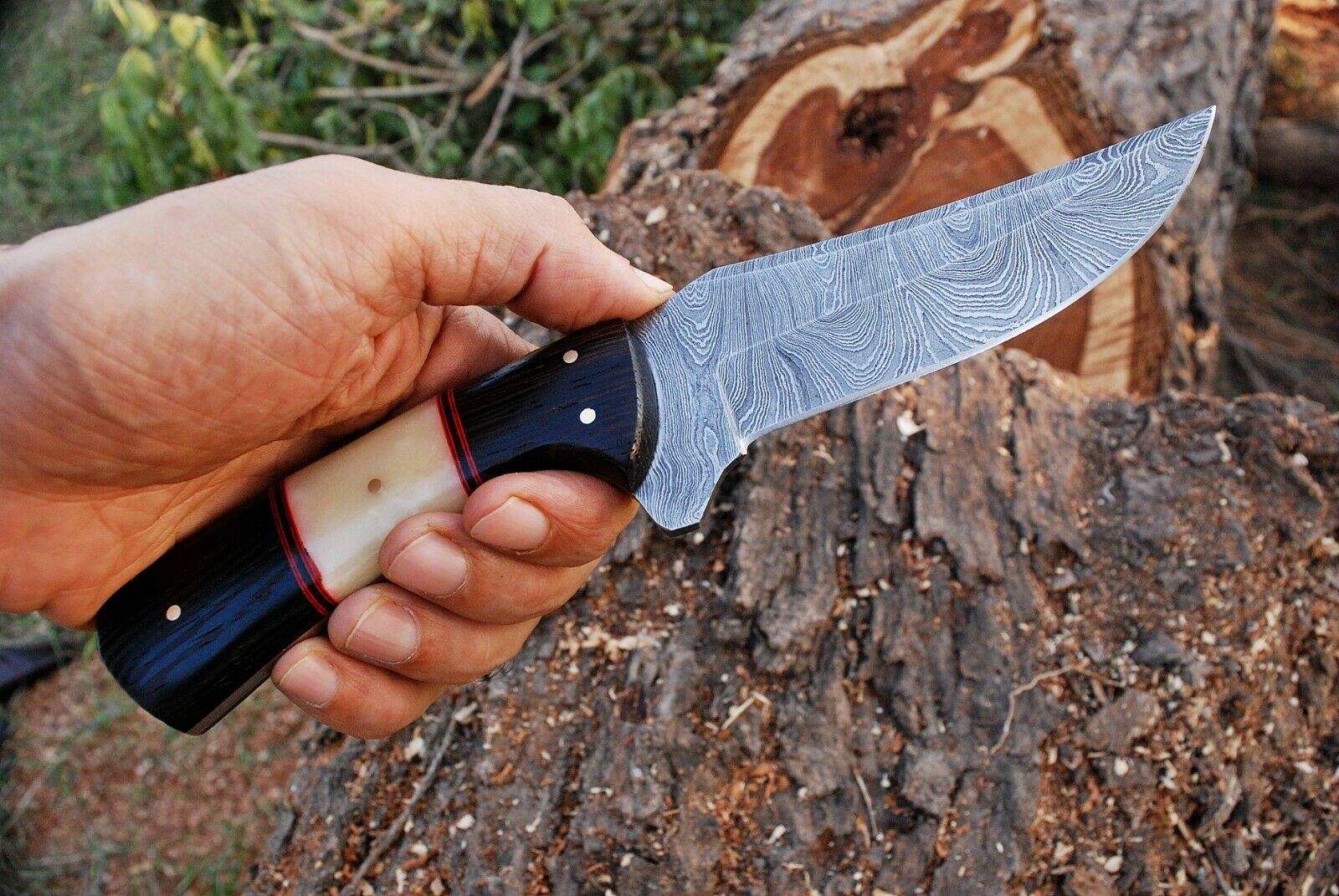 Artisan Crafted Damascus Steel Hunting Knife - Korvel