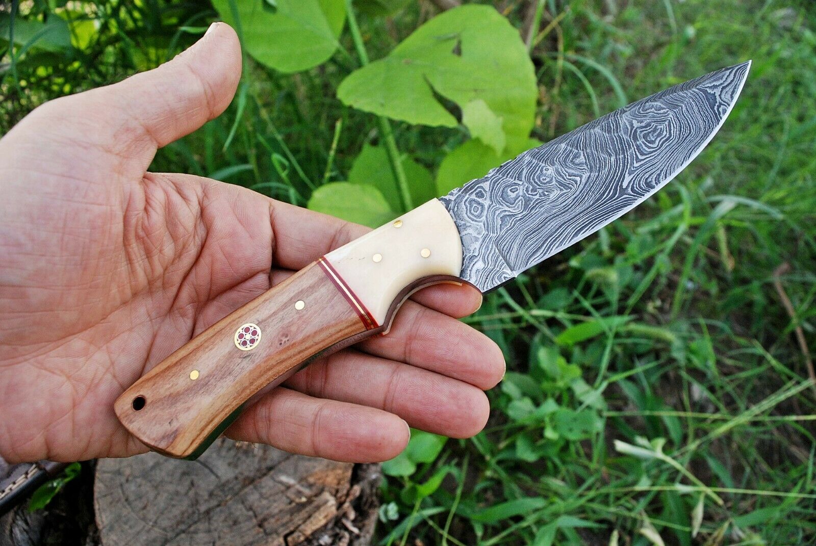 Artisan Crafted Damascus Steel Hunting Knife - Korvel