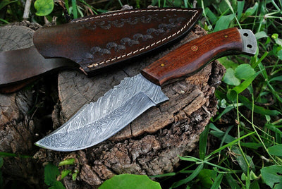 Artisan Crafted Damascus Steel Hunting Knife - Korvel
