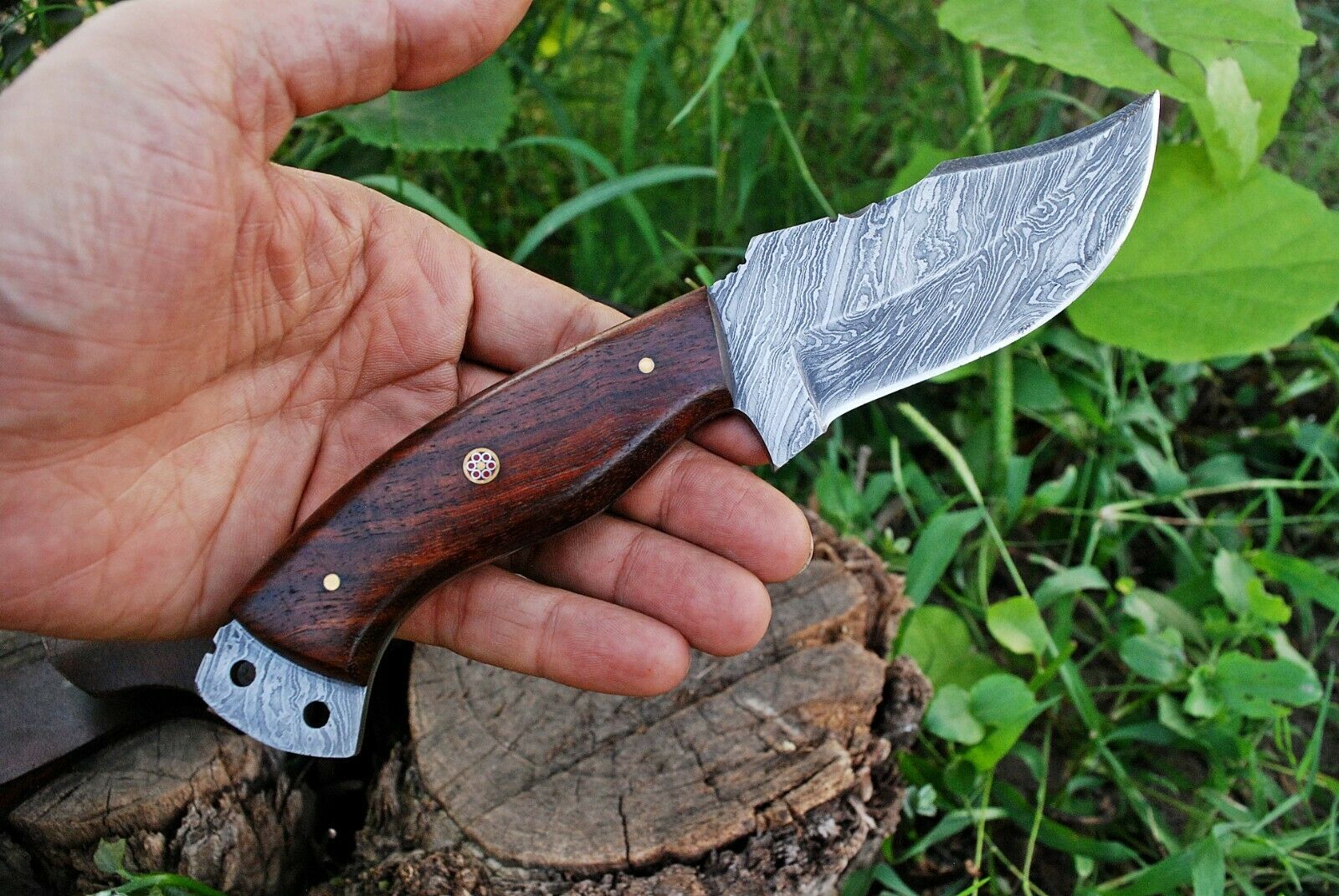 Artisan Crafted Damascus Steel Hunting Knife - Korvel