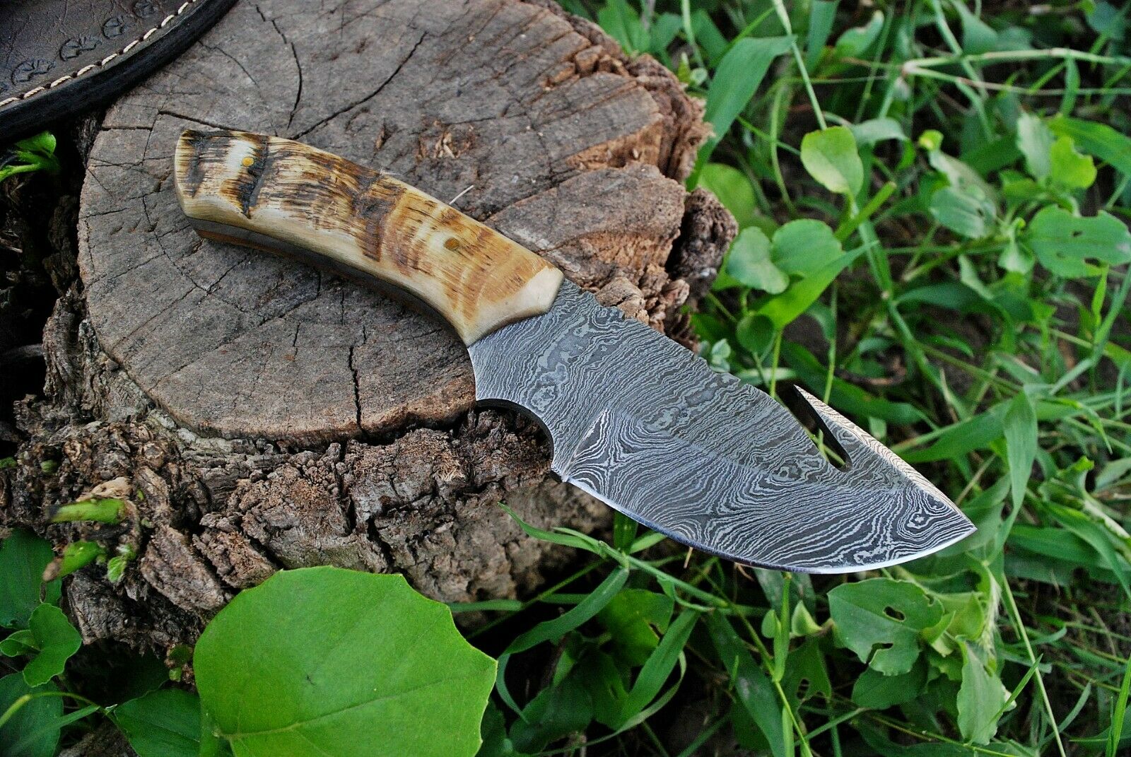 Premium Custom Damascus Steel Guthook Skinning Knife - Korvel