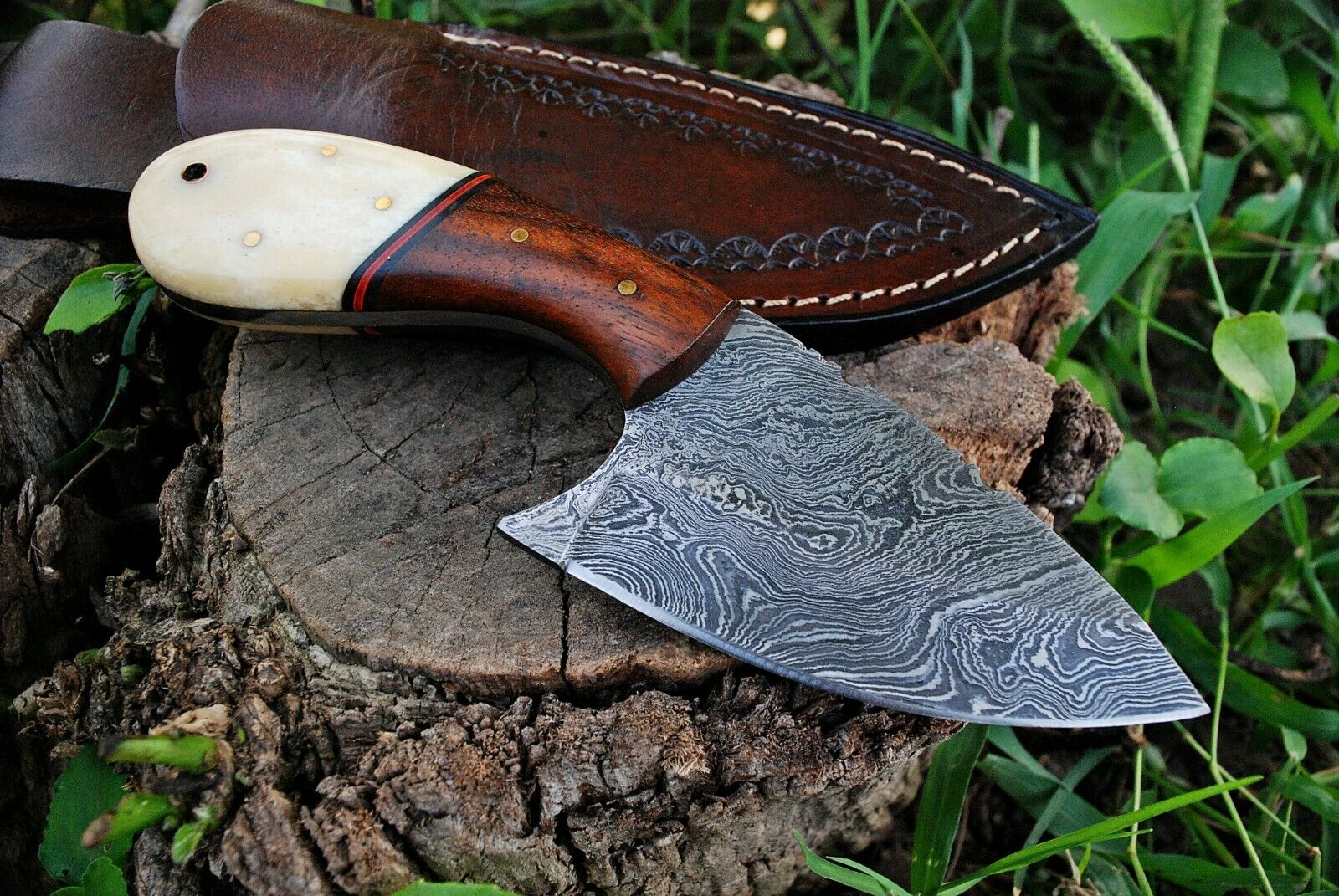 Artisan Crafted Damascus Steel Hunting Knife - Korvel