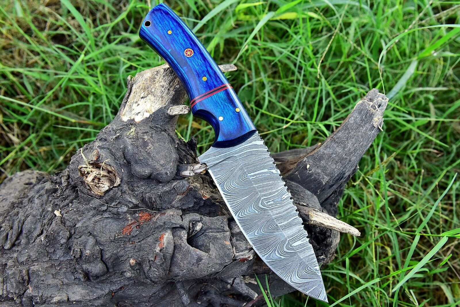 Premium Custom Damascus Steel Skinning Knife for Hunters - Korvel