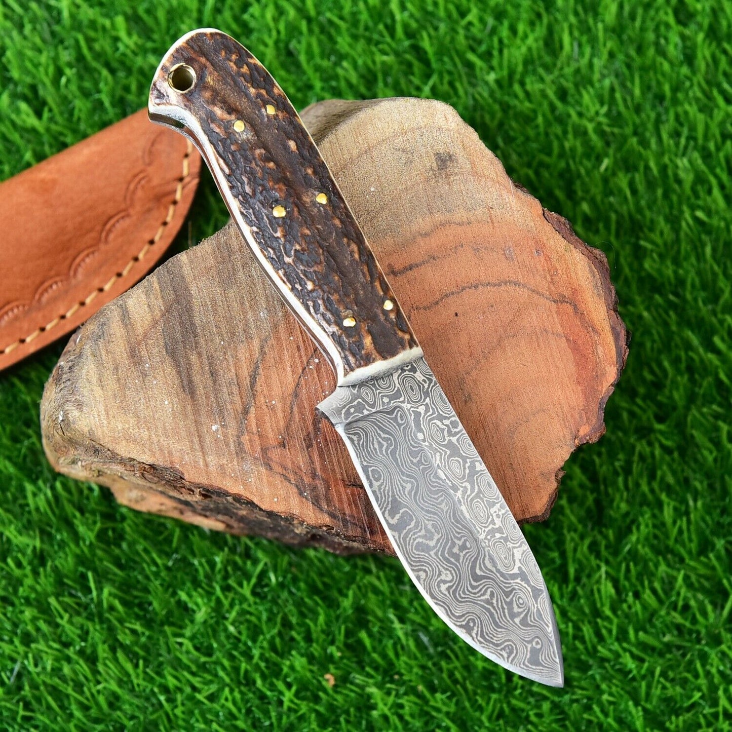 Premium Custom Damascus Steel Skinning Knife with Stag Horn Handle & Leather Sheath - 7 Inches - Korvel