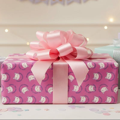 Envoltura de Regalo de Gato Enviando Buenas Cosas – Papel de Regalo Rosa para Todas las Ocasiones