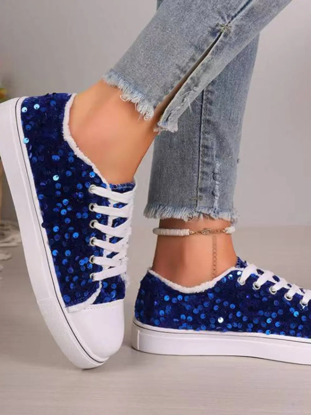 Sequin Round Toe Flat Sneakers - Korvel