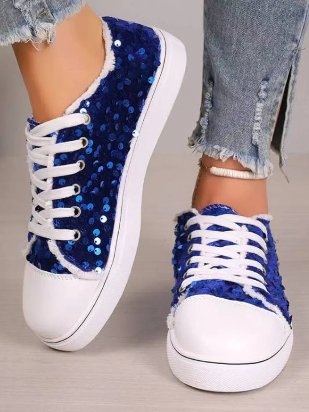 Sequin Round Toe Flat Sneakers - Korvel