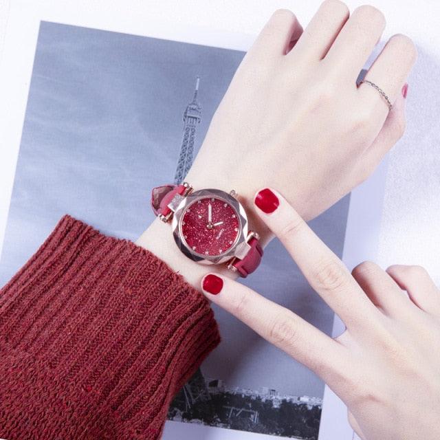 Reloj de Cuarzo para Mujeres con Pulsera de Cuero Elegante