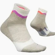 Feetures Trail Max Cushion Quarter Socks