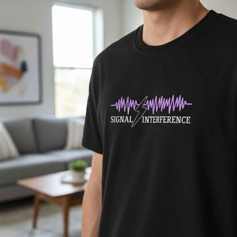 T-shirt d'interférence de signal — Statique silencieuse, étincelle visible