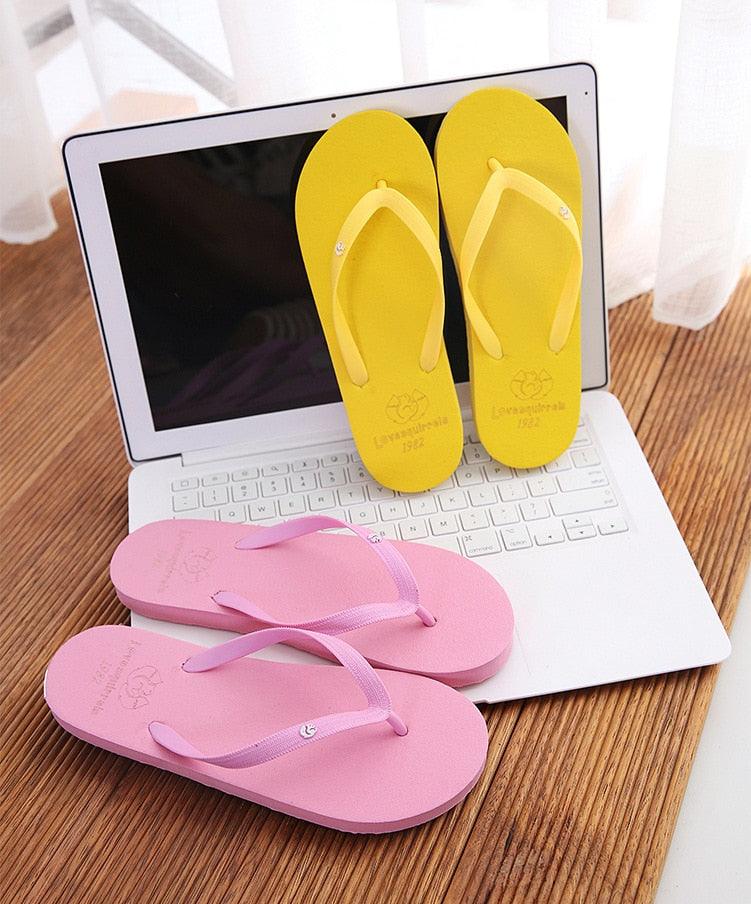 Stylish and Comfortable Women's Summer Flip Flops