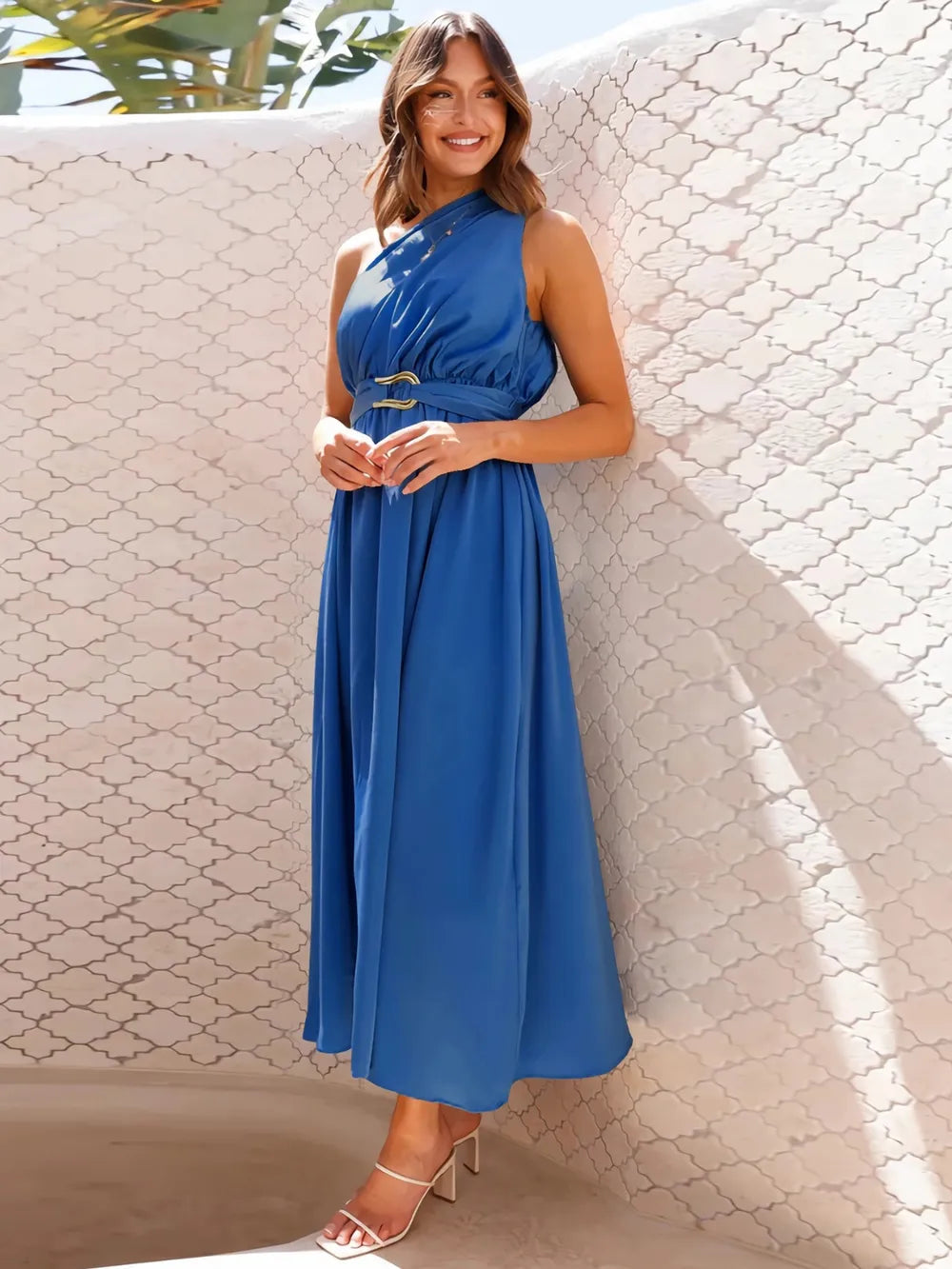 Robe midi élégante à épaule unique