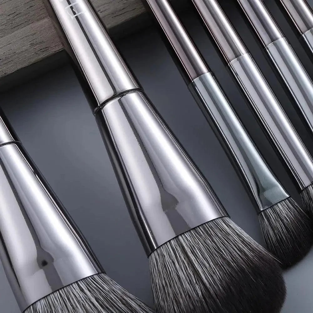 Juego de brochas de maquillaje verde premium de 11 piezas