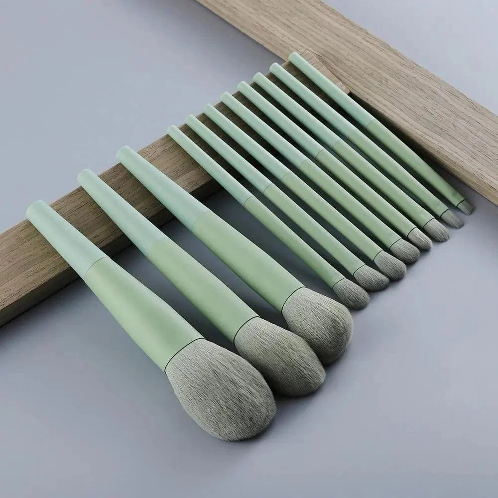 Juego de brochas de maquillaje verde premium de 11 piezas