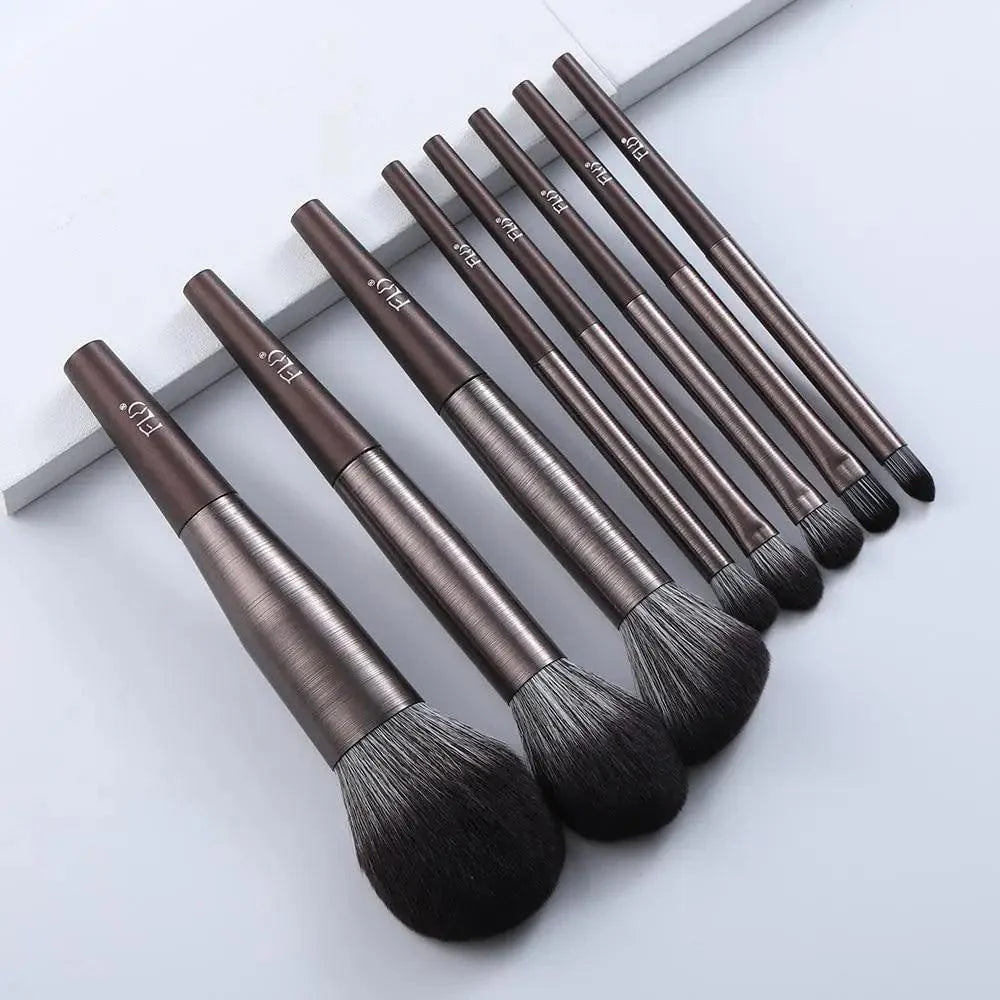 Juego de brochas de maquillaje verde premium de 11 piezas