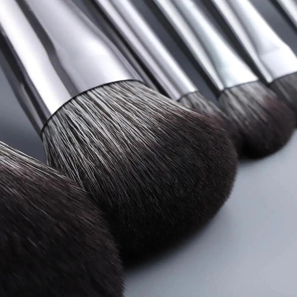 Juego de brochas de maquillaje verde premium de 11 piezas