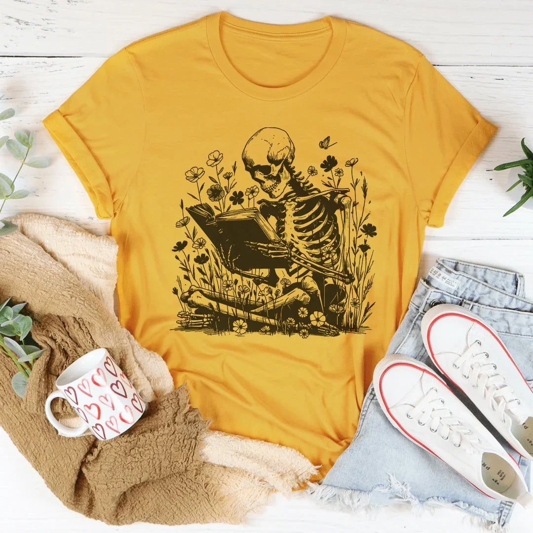 Camiseta de calavera con libros