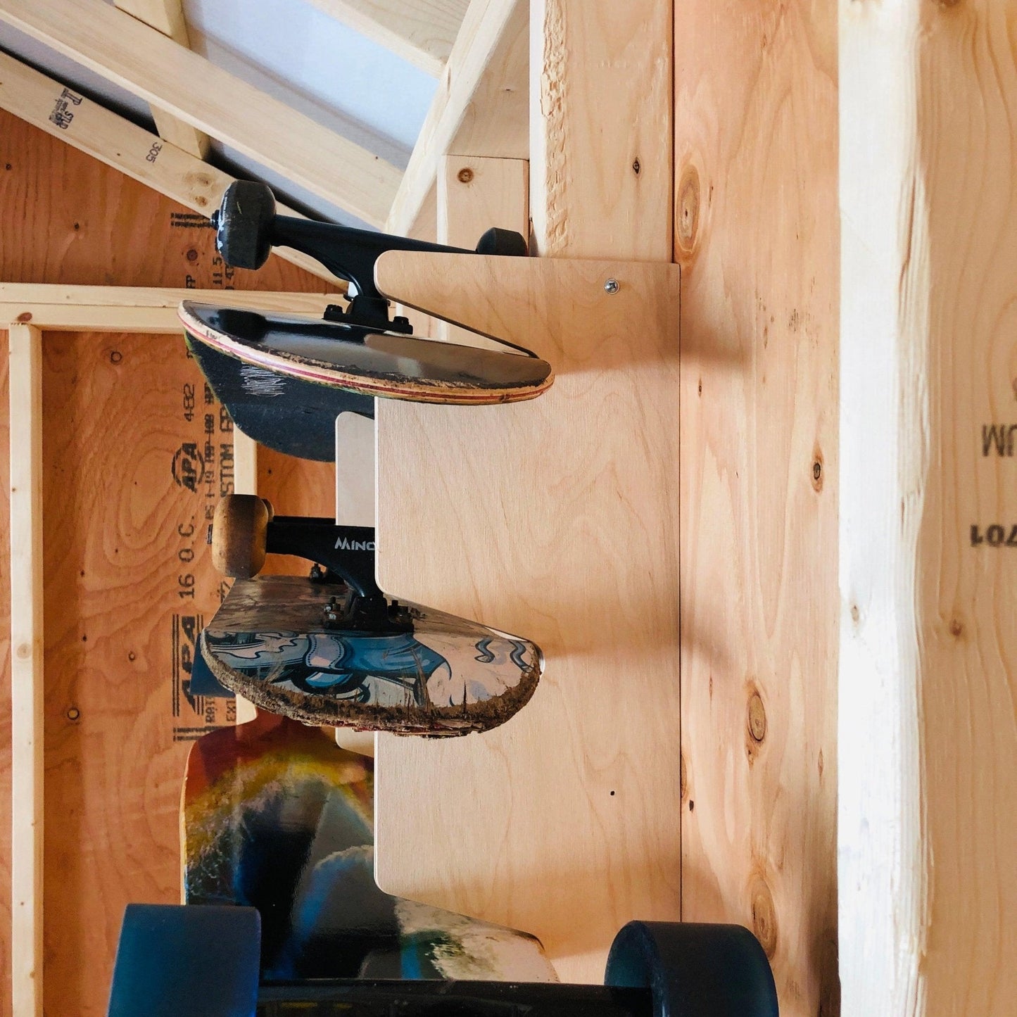 Premium Snowboard Stud Mounted Rack